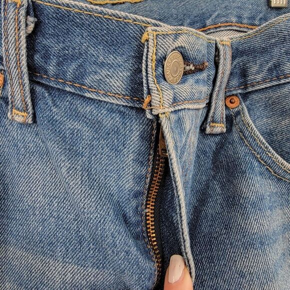 Levi's Jean Shorts Women's 34 Boho Distressed Raw Hem Long Dad Denim Bermuda - Picture 12 of 16